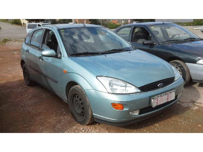ford focus berlina (cak) del año 2000