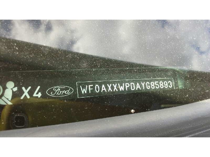 ford focus berlina (cak) del año 2000