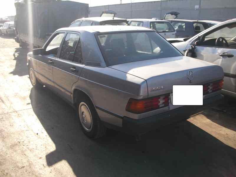 mercedes-benz clase c (w201) berlina del año 1983