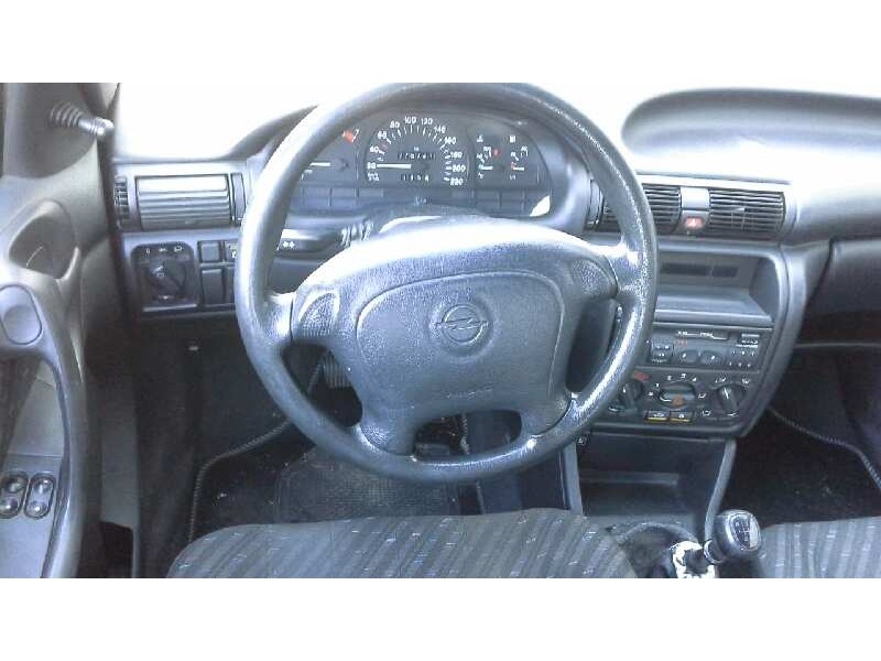 opel astra f berlina del año 1994