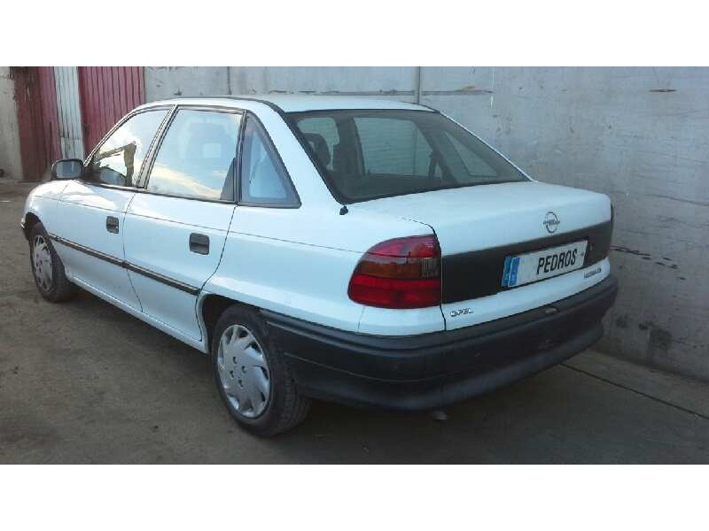 opel astra f berlina del año 1994