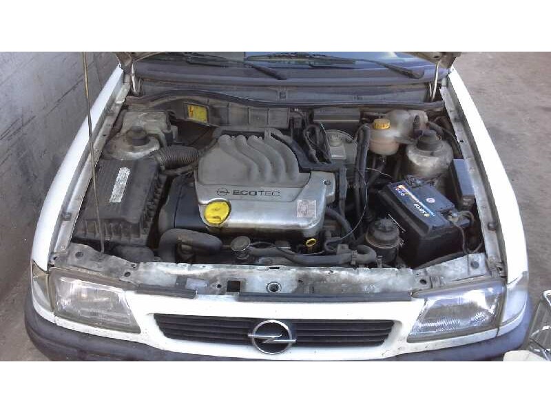 opel astra f berlina del año 1994