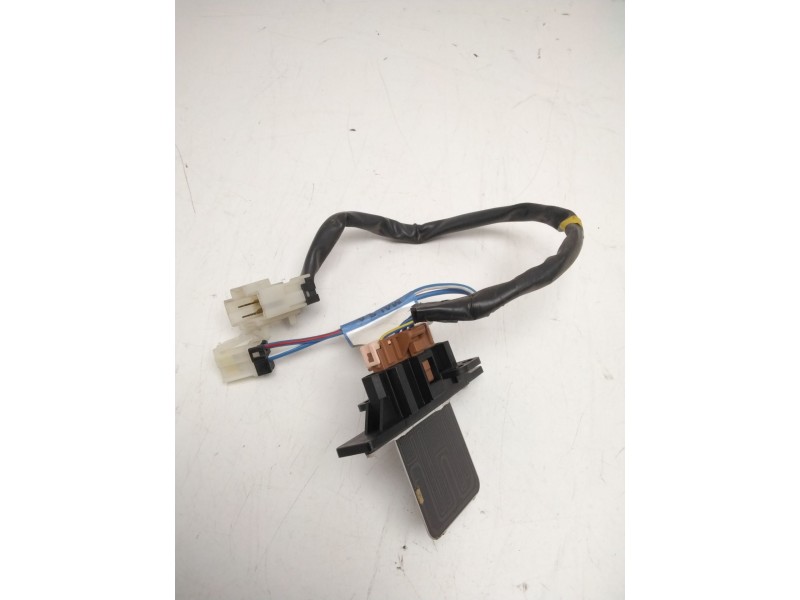 Recambio de resistencia calefaccion para nissan terrano ii (r20) 3.0 di 4wd referencia OEM IAM 3U4001418  