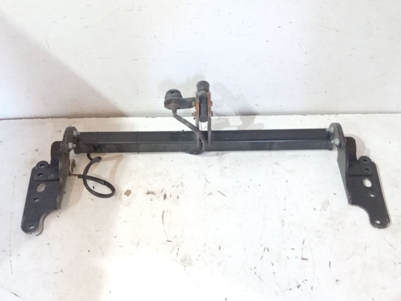 Recambio de refuerzo paragolpes trasero para land rover discovery sport (l550) 2.0 d referencia OEM IAM   