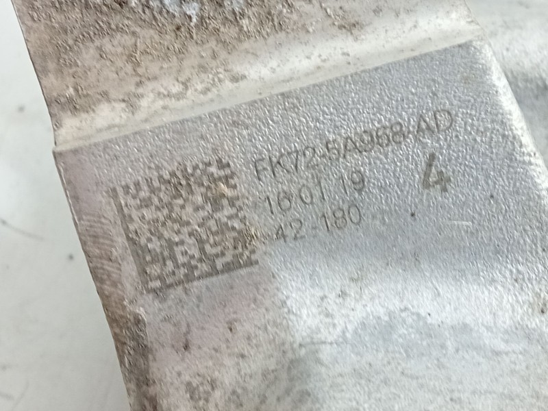 Recambio de mangueta trasera derecha para land rover discovery sport (l550) 2.0 d referencia OEM IAM FK725A968  