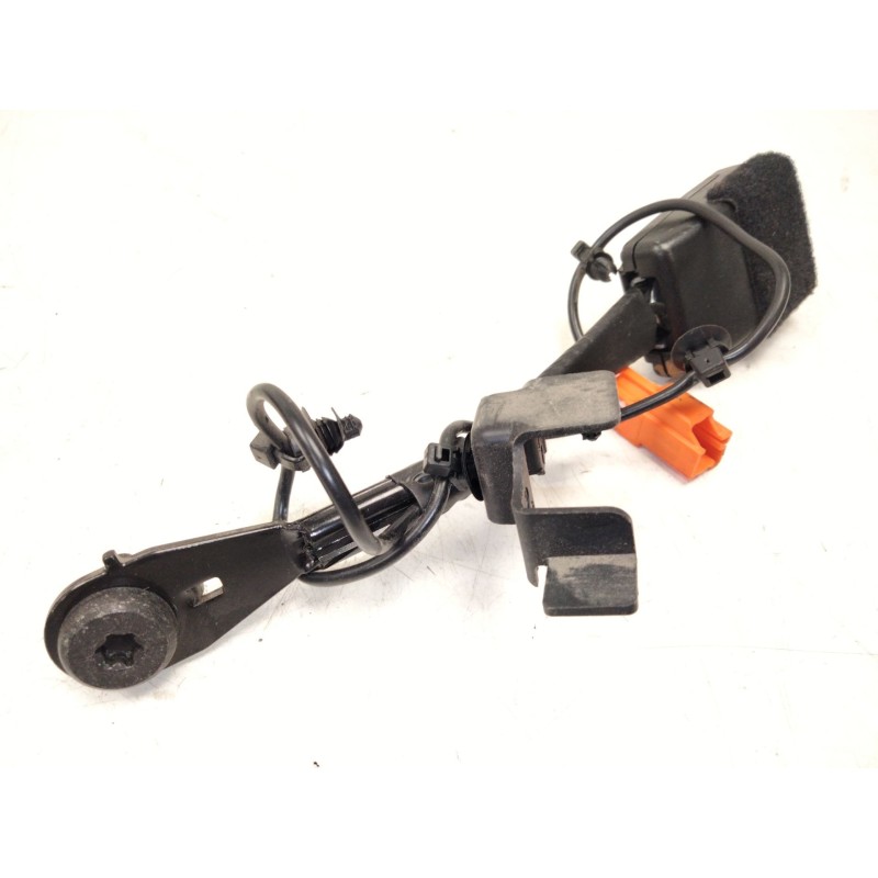 Recambio de enganche delantero izquierdo para land rover discovery sport (l550) 2.0 d referencia OEM IAM FK7261208AD  