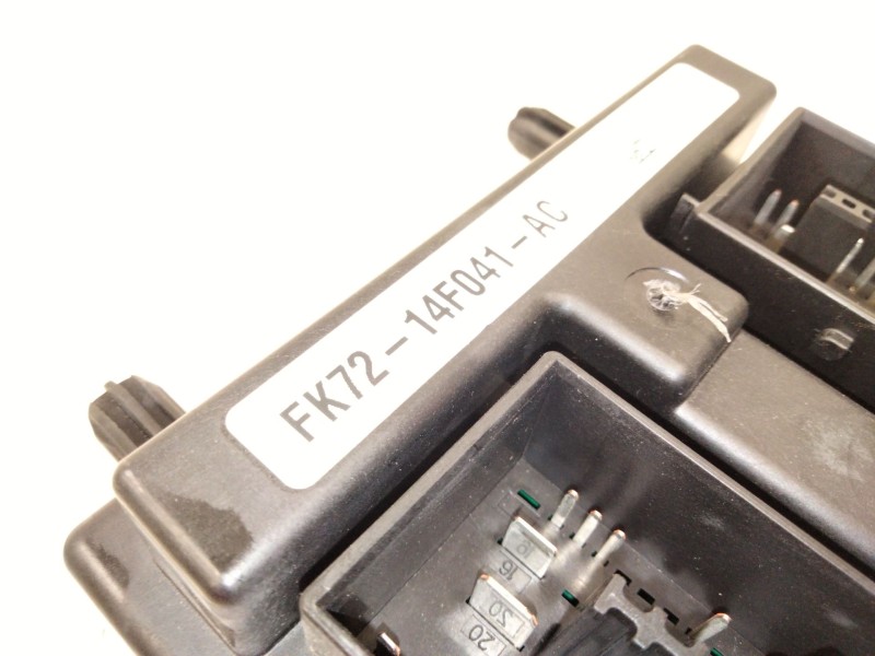 Recambio de caja reles para land rover discovery sport (l550) 2.0 d referencia OEM IAM FK7214F041AC  