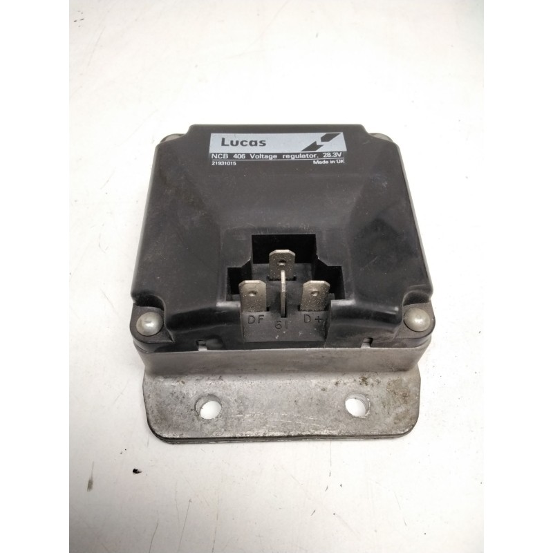 Recambio de regulador alternador para magirus-deutz m-series 130m9fak referencia OEM IAM 21931015  24V