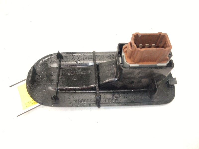 Recambio de mando elevalunas delantero derecho para opel movano a furgón (x70) 2.5 dti (fd) referencia OEM IAM 8200206603  