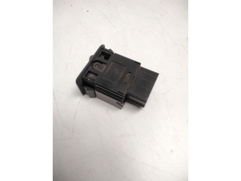 Recambio de mando elevalunas delantero derecho para nissan almera ii (n16) 2.2 dci referencia OEM IAM PA04081703  