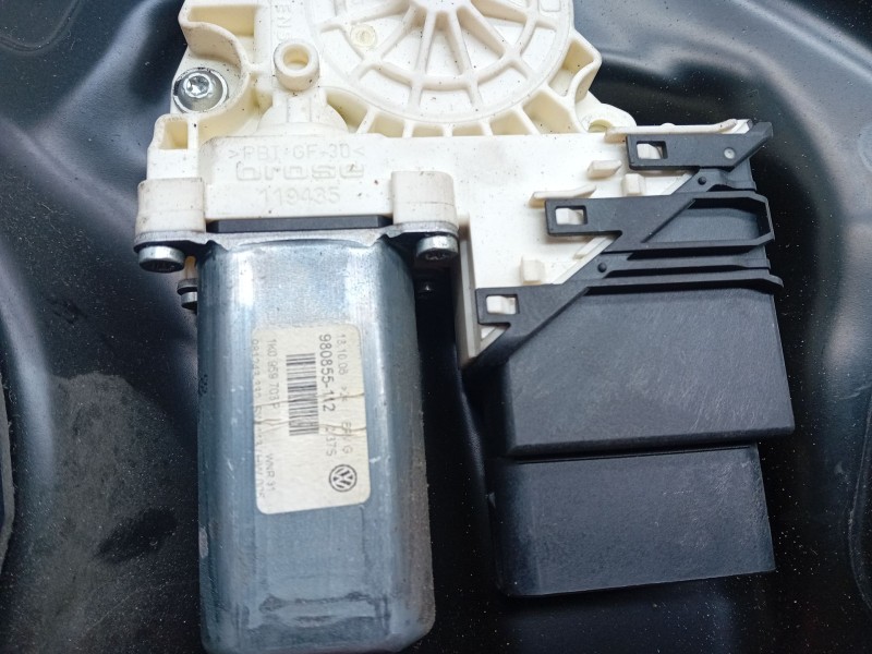 Recambio de elevalunas trasero izquierdo para volkswagen passat b6 (3c2) 2.0 tdi referencia OEM IAM 980861107  