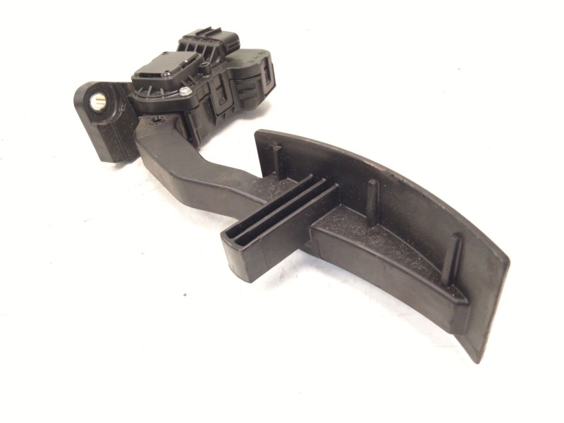 Recambio de pedal acelerador para fuso (mitsubishi) canter 7c15 eco hybrid referencia OEM IAM 7Z220222  