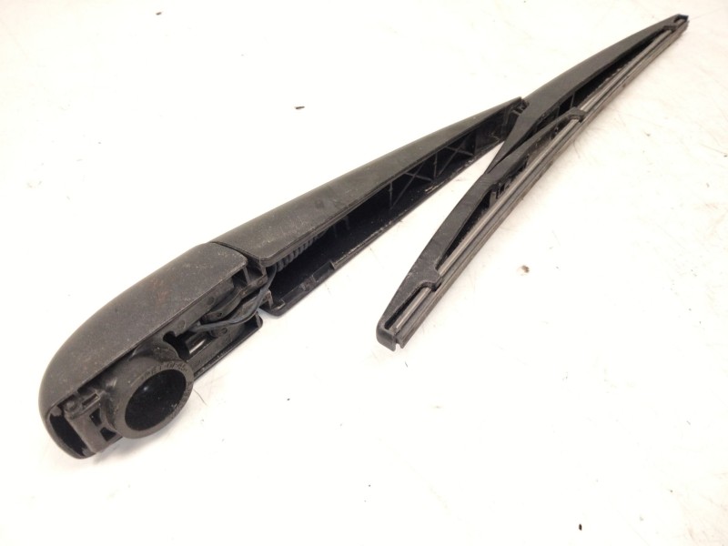 Recambio de brazo limpia trasero para land rover discovery sport (l550) 2.0 d referencia OEM IAM   