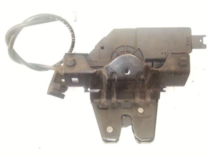 Recambio de cerradura maletero / porton para bmw 3 (e90) 320 d referencia OEM IAM 8196401  
