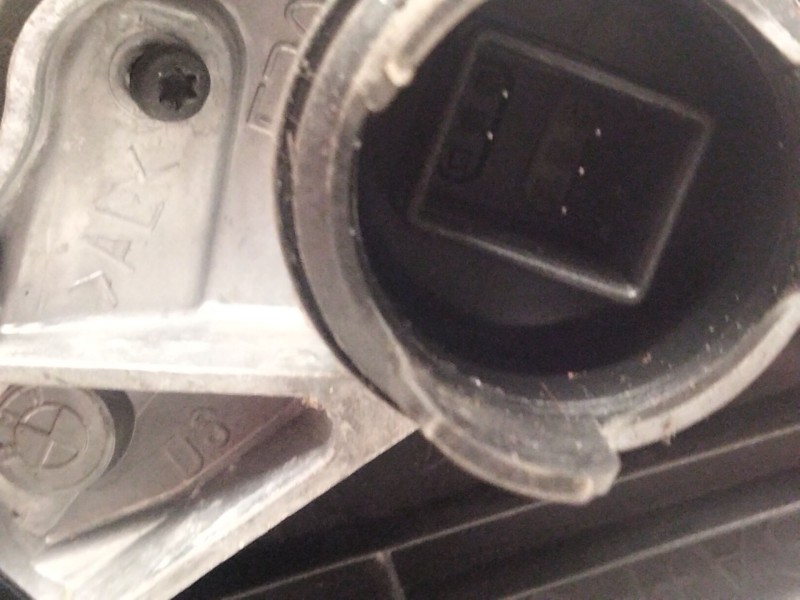 Recambio de retrovisor derecho para bmw 3 (e90) 320 d referencia OEM IAM 010803  