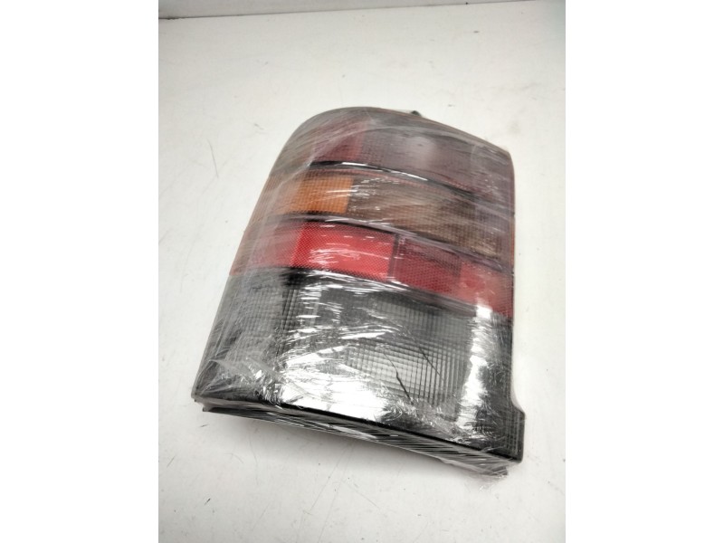 Recambio de piloto trasero izquierdo para nissan serena (c23) 2.0 d (kvjc23) referencia OEM IAM 265559C000  