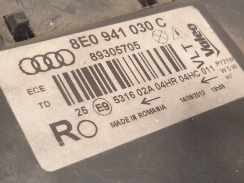 Recambio de faro derecho para audi a4 b6 (8e2) 1.9 tdi referencia OEM IAM 8E0941030C  