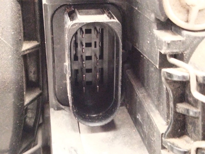 Recambio de faro derecho para audi a4 b6 (8e2) 1.9 tdi referencia OEM IAM 8E0941030C  