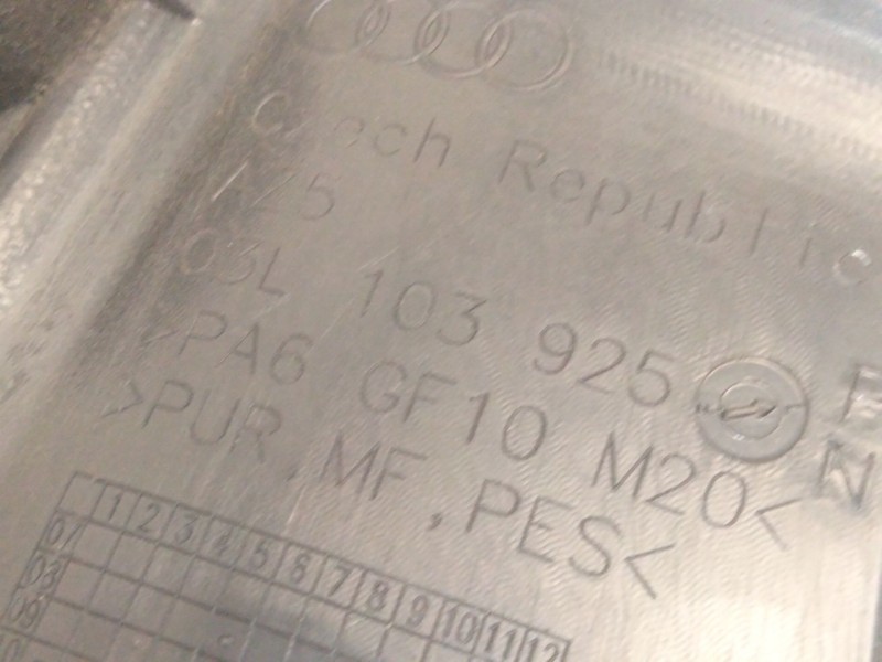 Recambio de tapa motor para audi a5 (8t3) 2.0 tdi referencia OEM IAM 03L103925  