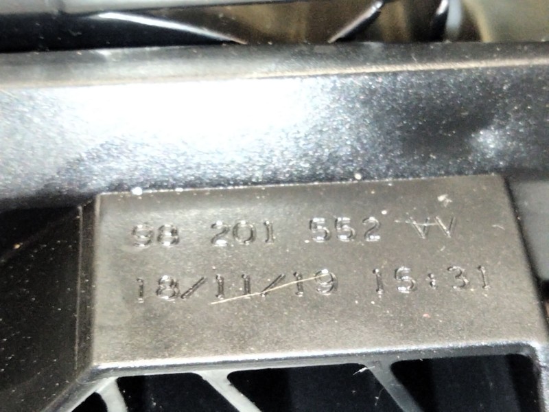 Recambio de maneta exterior delantera izquierda para peugeot 2008 i (cu_) 1.2 thp 130 / puretech 130 referencia OEM IAM 98201552