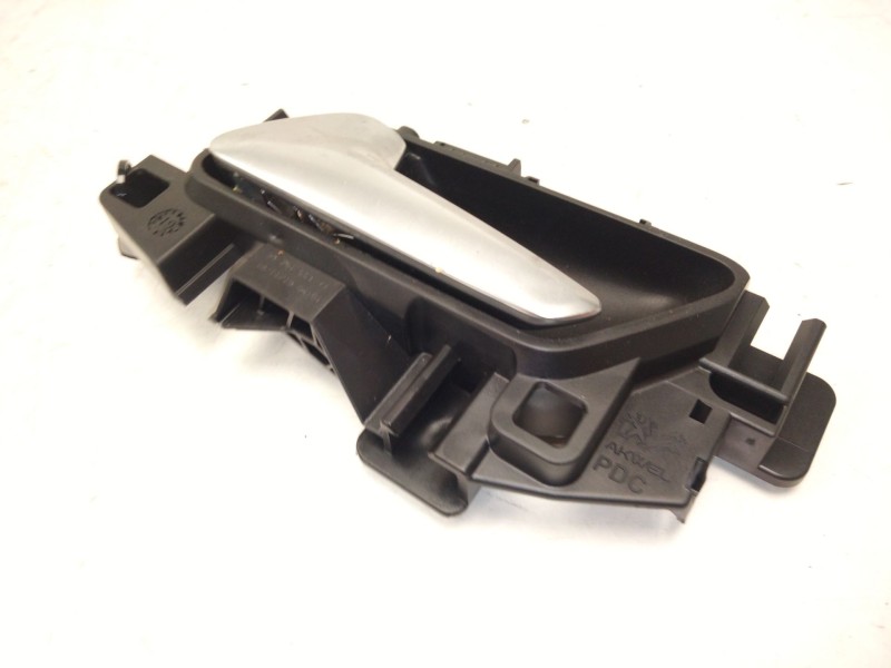 Recambio de maneta interior trasera izquierda para peugeot 2008 i (cu_) 1.2 thp 130 / puretech 130 referencia OEM IAM 98201553  