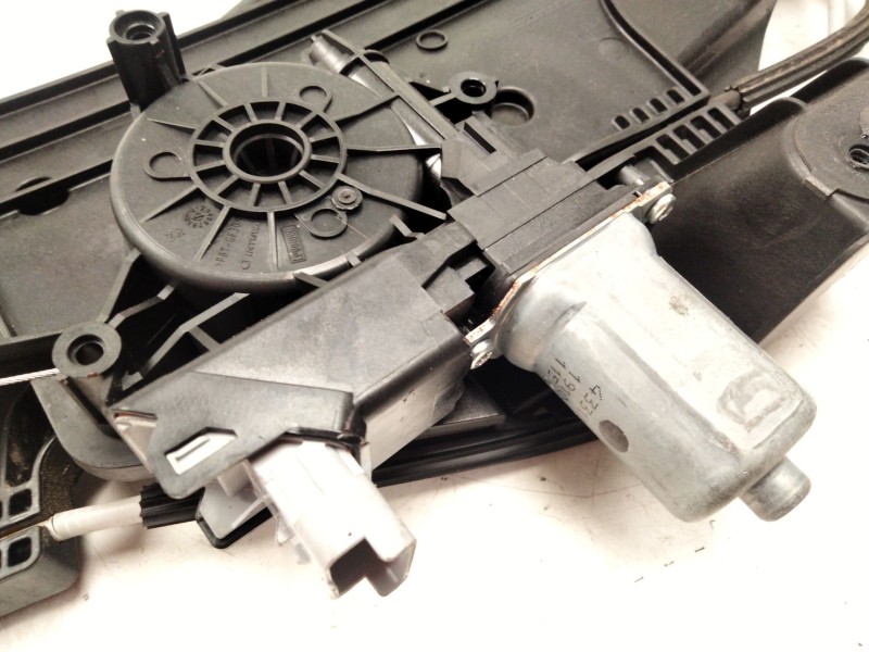 Recambio de elevalunas delantero derecho para peugeot 2008 i (cu_) 1.2 thp 130 / puretech 130 referencia OEM IAM 9828130680  