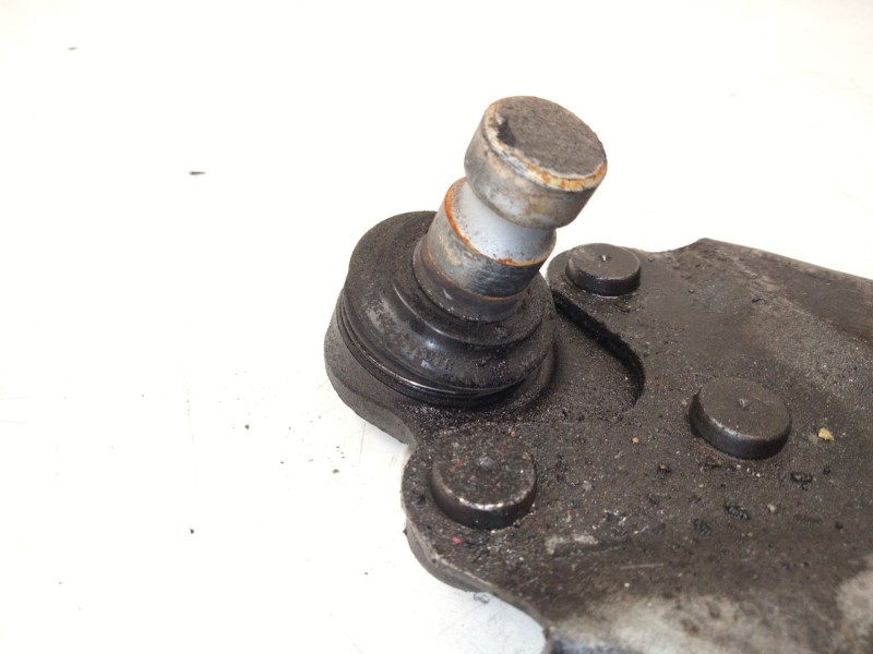 Recambio de brazo suspension inferior delantero derecho para peugeot 2008 i (cu_) 1.2 thp 130 / puretech 130 referencia OEM IAM 