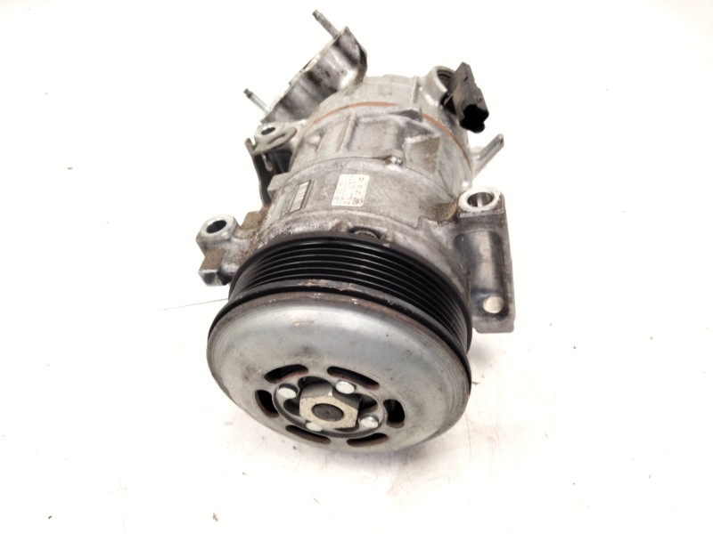 Recambio de compresor aire acondicionado para peugeot 2008 i (cu_) 1.2 thp 130 / puretech 130 referencia OEM IAM 9828684880  
