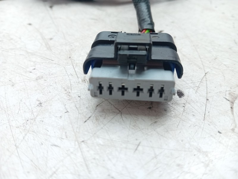 Recambio de instalacion puerta trasera derecha para peugeot 2008 i (cu_) 1.2 thp 130 / puretech 130 referencia OEM IAM 983595818