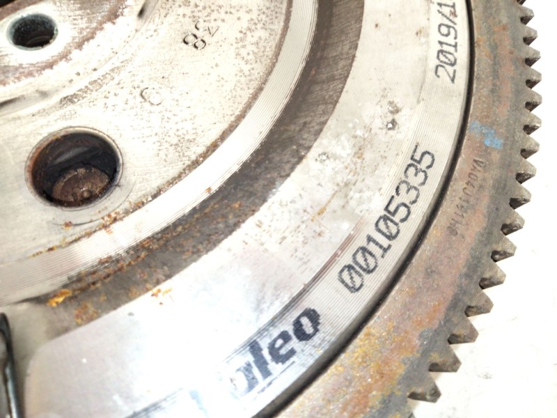 Recambio de volante motor para peugeot 2008 i (cu_) 1.2 thp 130 / puretech 130 referencia OEM IAM 9813701180  