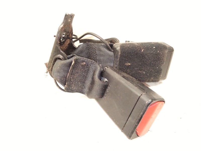 Recambio de enganche cinturon trasero izquierdo para peugeot 2008 i (cu_) 1.2 thp 130 / puretech 130 referencia OEM IAM   