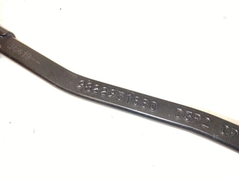 Recambio de brazo limpia delantero derecho para peugeot 2008 i (cu_) 1.2 thp 130 / puretech 130 referencia OEM IAM 9822931880  