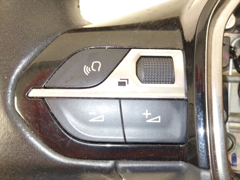 Recambio de volante para peugeot 2008 i (cu_) 1.2 thp 130 / puretech 130 referencia OEM IAM 98255044  