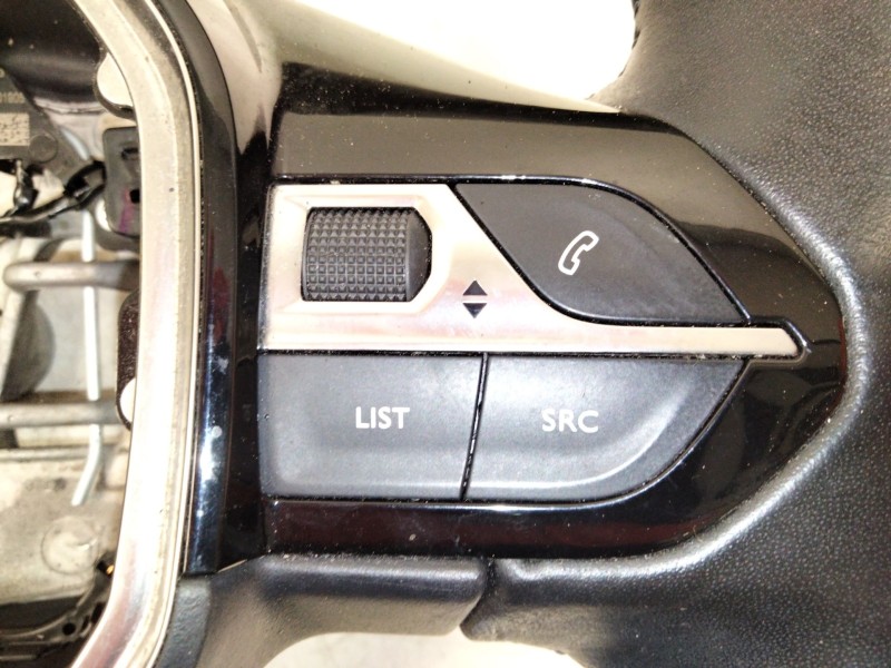 Recambio de volante para peugeot 2008 i (cu_) 1.2 thp 130 / puretech 130 referencia OEM IAM 98255044  