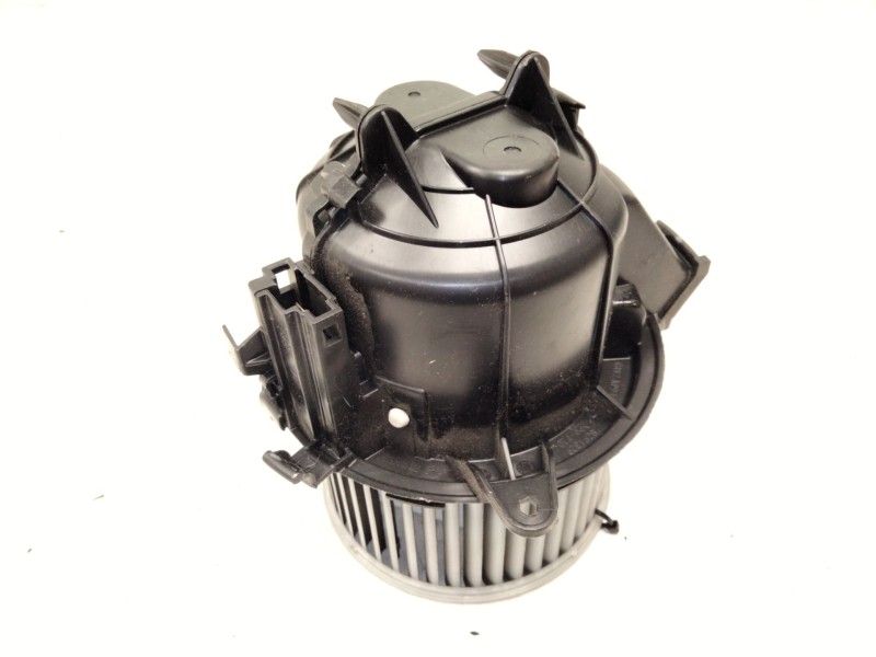 Recambio de motor calefaccion para peugeot 2008 i (cu_) 1.2 thp 130 / puretech 130 referencia OEM IAM KY333002  