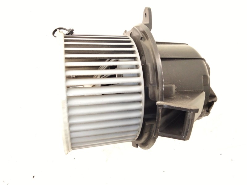 Recambio de motor calefaccion para peugeot 2008 i (cu_) 1.2 thp 130 / puretech 130 referencia OEM IAM KY333002  