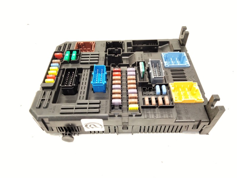 Recambio de caja fusibles para peugeot 2008 i (cu_) 1.2 thp 130 / puretech 130 referencia OEM IAM 9830708180  