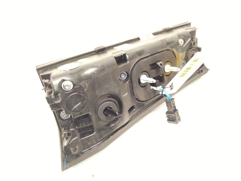 Recambio de piloto trasero izquierdo porton para peugeot 2008 i (cu_) 1.2 thp 130 / puretech 130 referencia OEM IAM FR26950132  