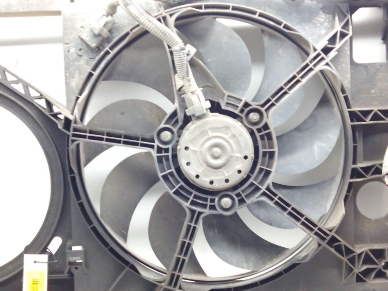 Recambio de electroventilador para opel movano a furgón (x70) 2.5 cdti (fd) referencia OEM IAM   