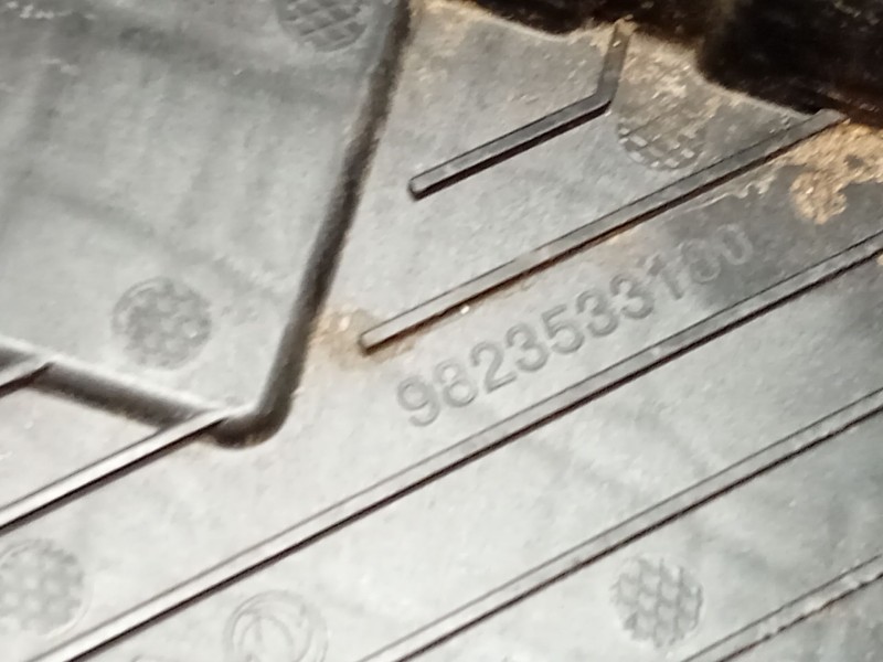 Recambio de soporte bateria para peugeot 2008 i (cu_) 1.2 thp 130 / puretech 130 referencia OEM IAM 9823533180  