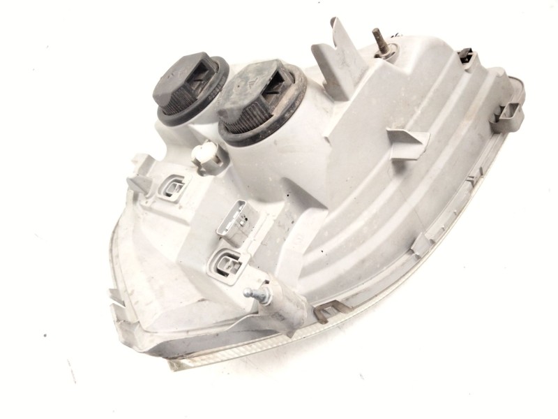 Recambio de faro izquierdo para opel movano a furgón (x70) 2.5 cdti (fd) referencia OEM IAM 8200163516  