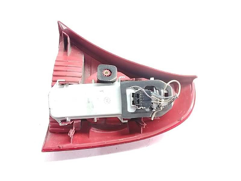 Recambio de piloto trasero izquierdo para renault clio ii fase ii (b/cb0) campus referencia OEM IAM 8200071413  