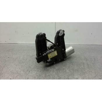 Recambio de motor limpia trasero para ssangyong kyron 2.0 referencia OEM IAM 8615009100  