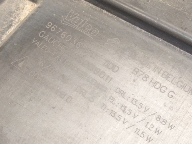 Recambio de piloto delantero izquierdo para citroën c4 picasso ii 2.0 bluehdi 150 referencia OEM IAM 9676036580  