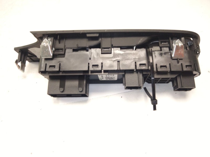 Recambio de mando elevalunas delantero izquierdo para citroën c4 picasso ii 2.0 bluehdi 150 referencia OEM IAM 96788273  