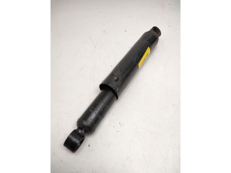 Recambio de amortiguador trasero para nissan terrano i (wd21) 2.7 td 4wd referencia OEM IAM 562107F600  