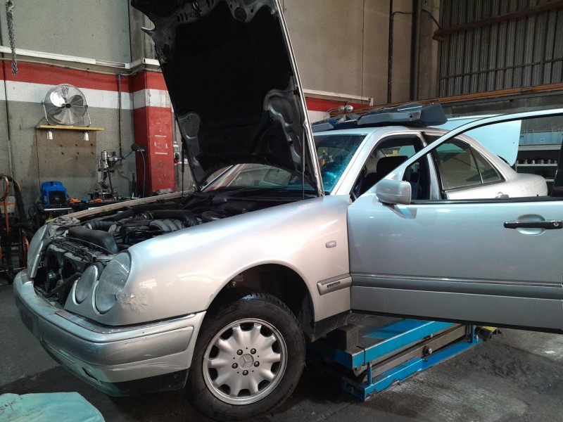 mercedes-benz clase e (w210) del año 1999