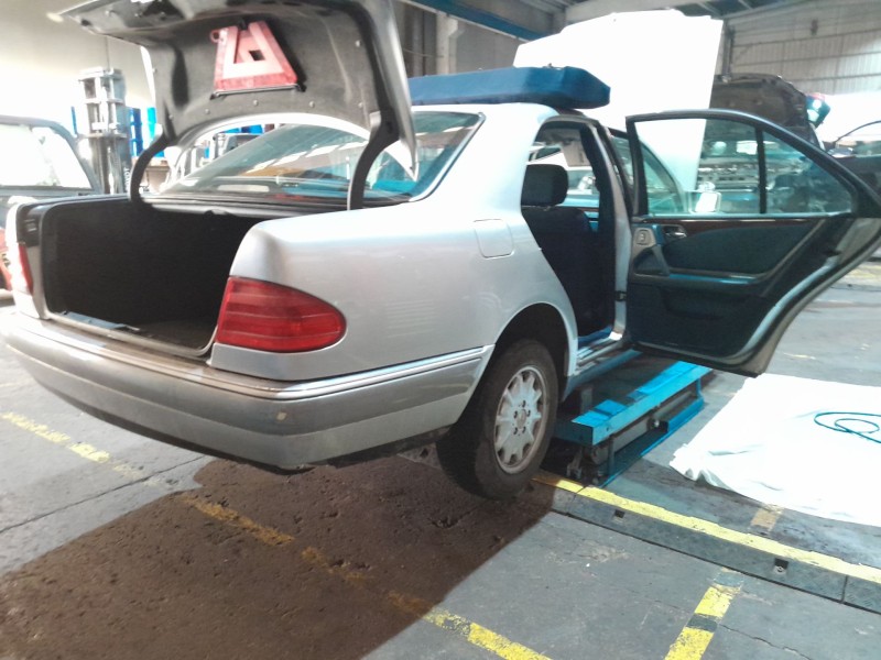 mercedes-benz clase e (w210) del año 1999