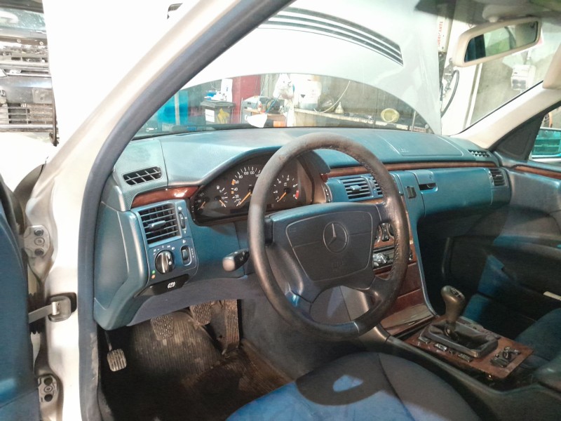 mercedes-benz clase e (w210) del año 1999