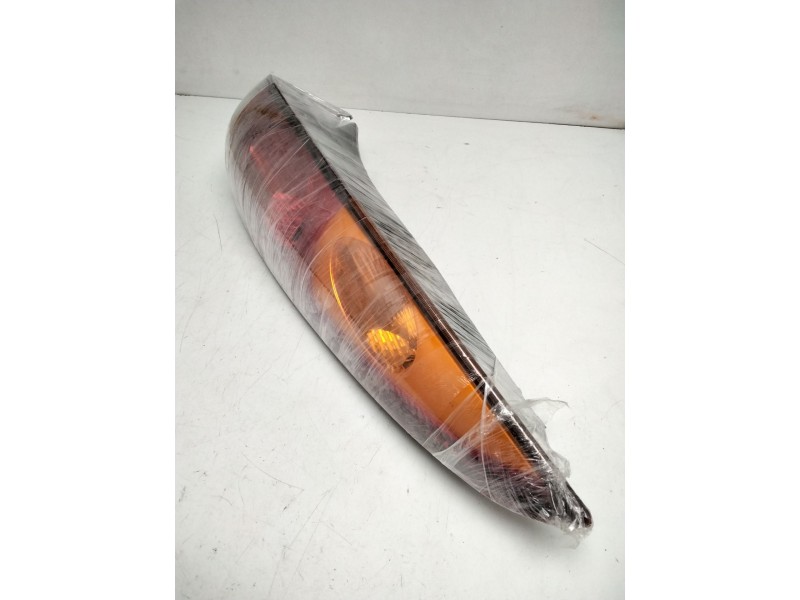 Recambio de piloto trasero derecho para nissan almera tino (v10m) 2.2 dci diesel cat referencia OEM IAM 26554BU200 VALEO 8930404